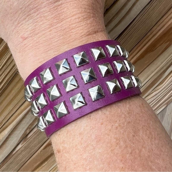 - Purple Leather Studded Cuff! NEW! - Picture 1 of 13